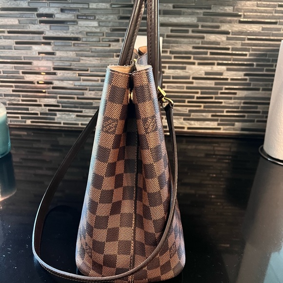 Authentic Louis Vuitton bag - Picture 4 of 11
